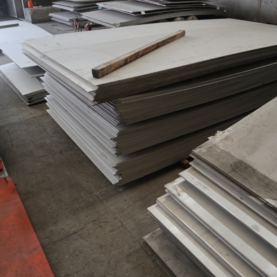 304 Sıcak Haddelenmiş Paslanmaz Çelik Sac 1000-6000mm Parlatılmış 316 Petrol Binaları İçin