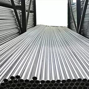 ASTM 240 316L paslanmaz çelik kaynaklı boru NO.4 8K Yüzey 6000mm Uzunluk